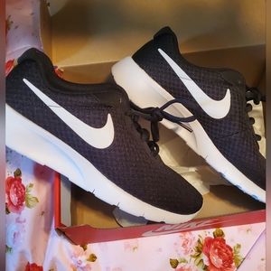 Nike Tanjun Black Sneakers Youth 7